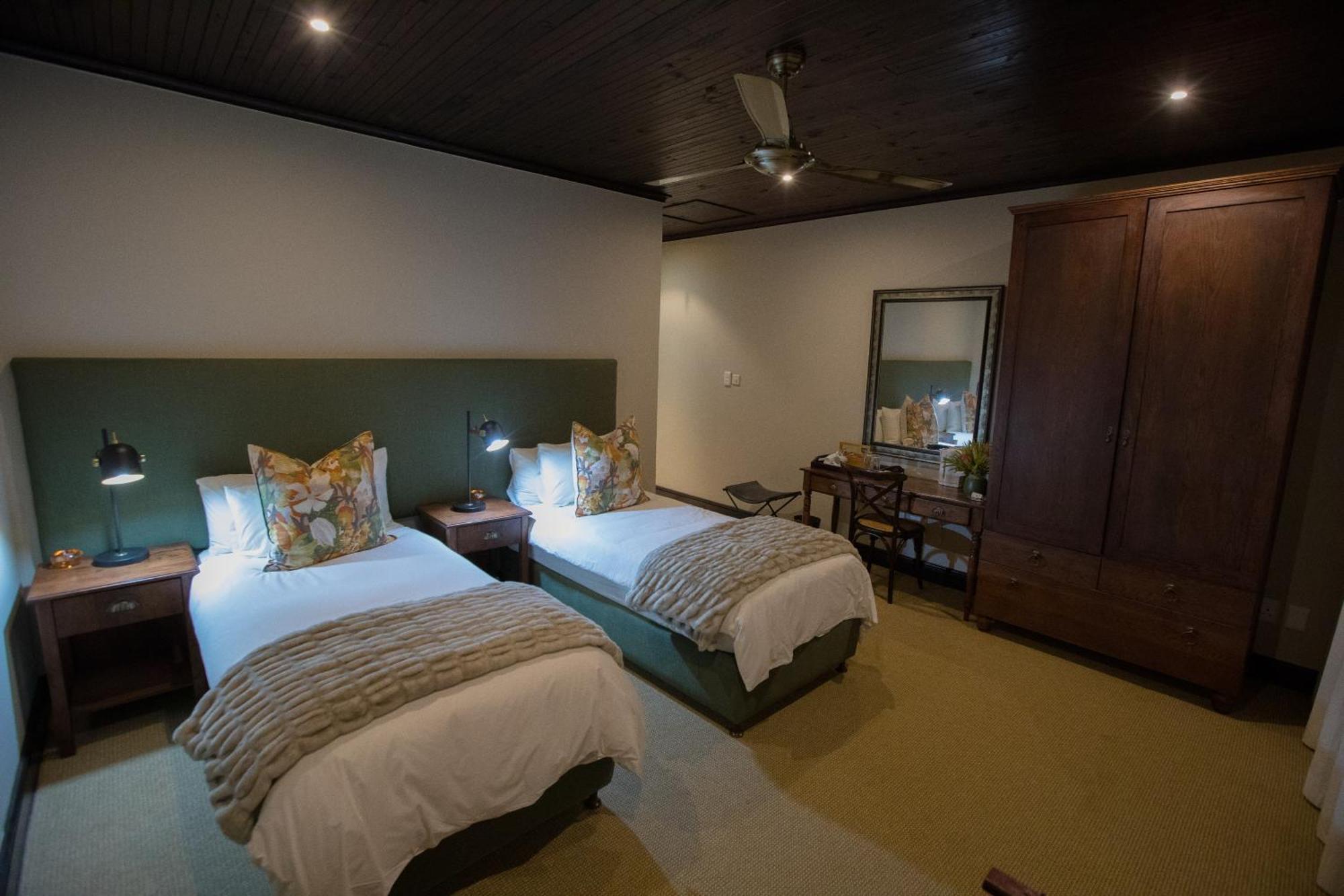 Swartberg Private Game Lodge Oudtshoorn Exterior photo