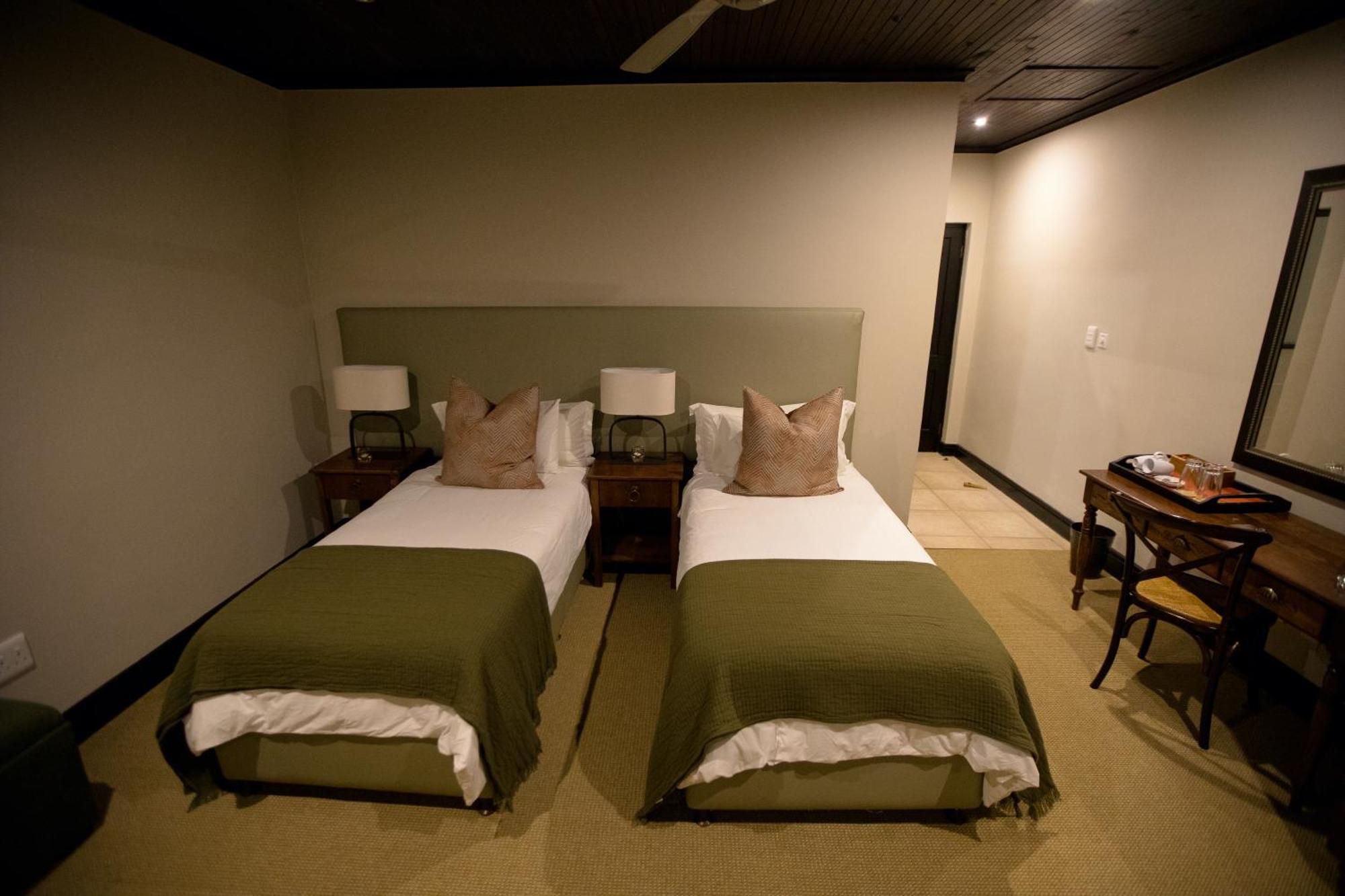 Swartberg Private Game Lodge Oudtshoorn Exterior photo