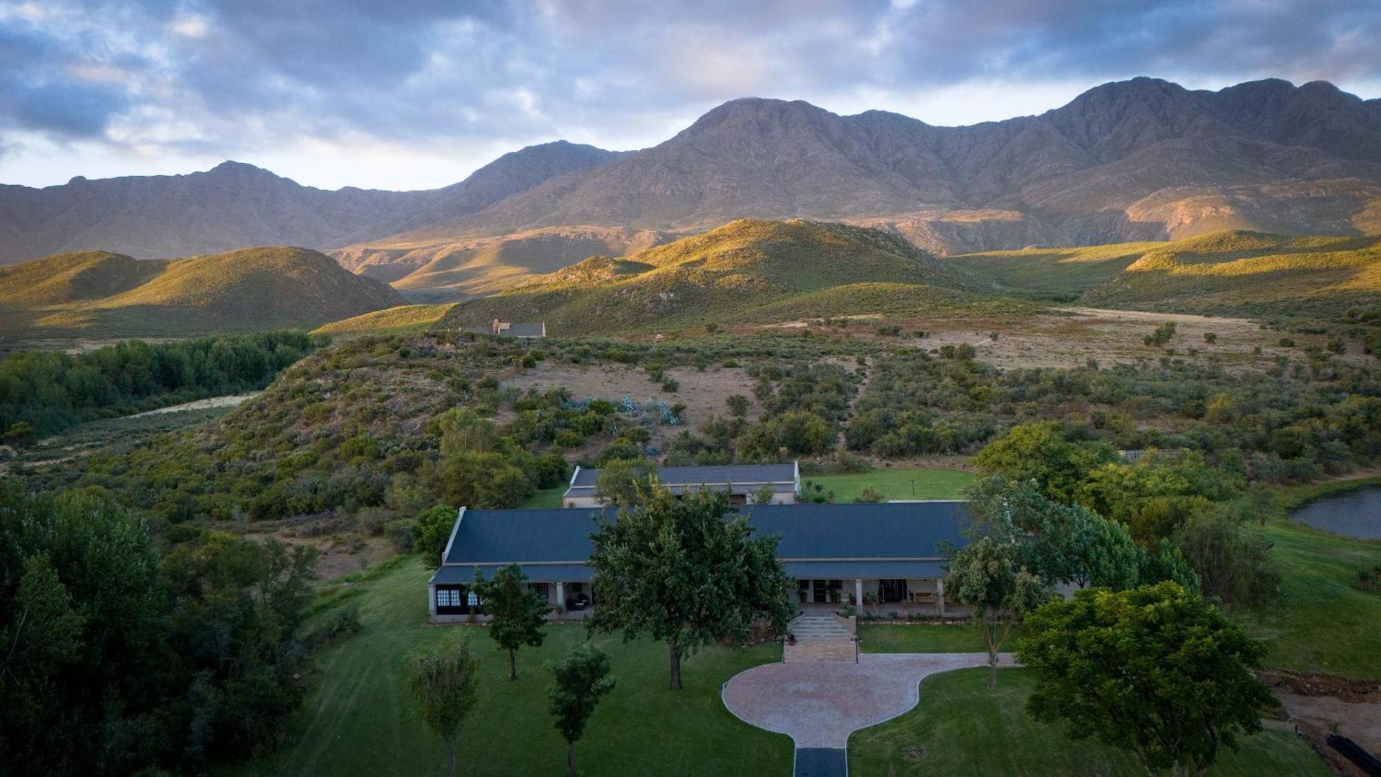 Swartberg Private Game Lodge Oudtshoorn Exterior photo